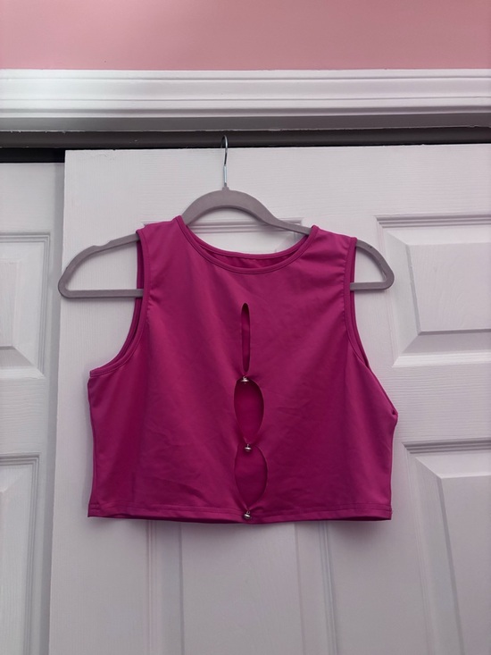 SHEIN Tops - SHEIN Hot Pink Sleeveless Crop Tank with Cutout Ring Details